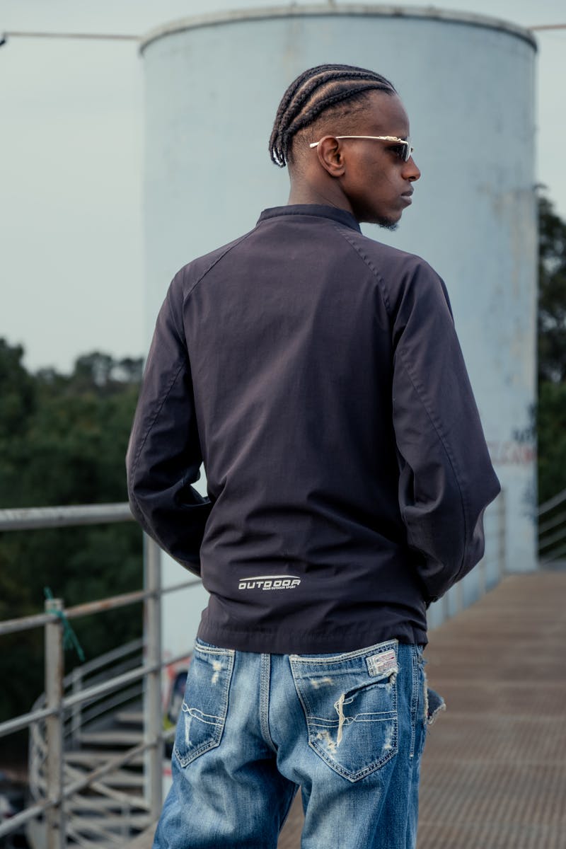 Palette de couleurs tendance : terracotta, vert sauge, beige et pastels